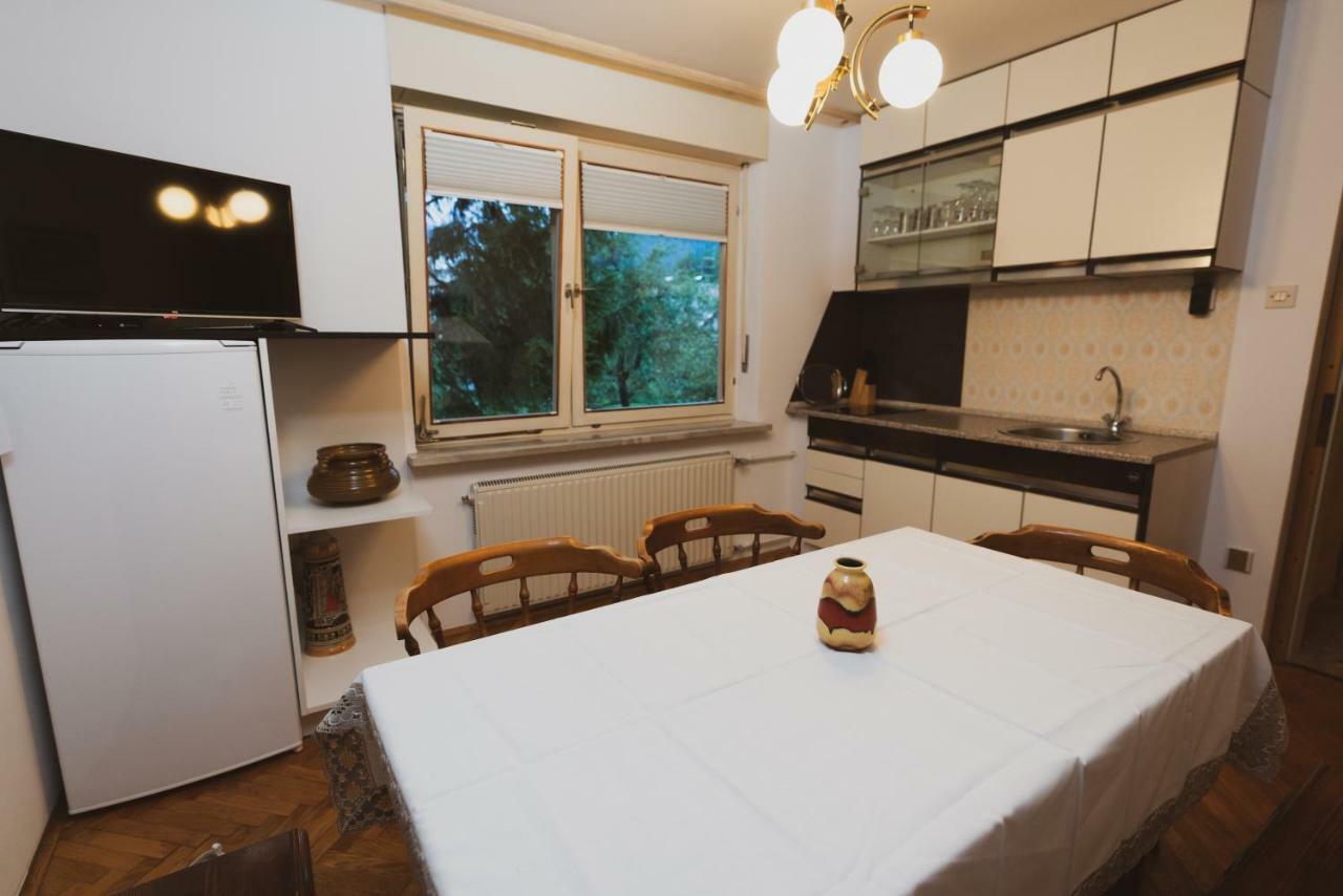 Apartmaji Retro Spodnje Gorje Exteriör bild